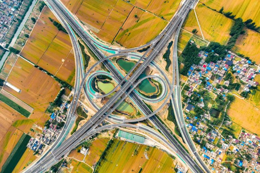 安徽建工自主投資建設(shè)的徐淮阜高速。安徽建工集團(tuán)供圖